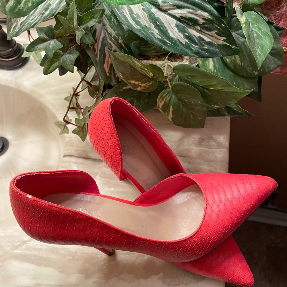 Coral heels
